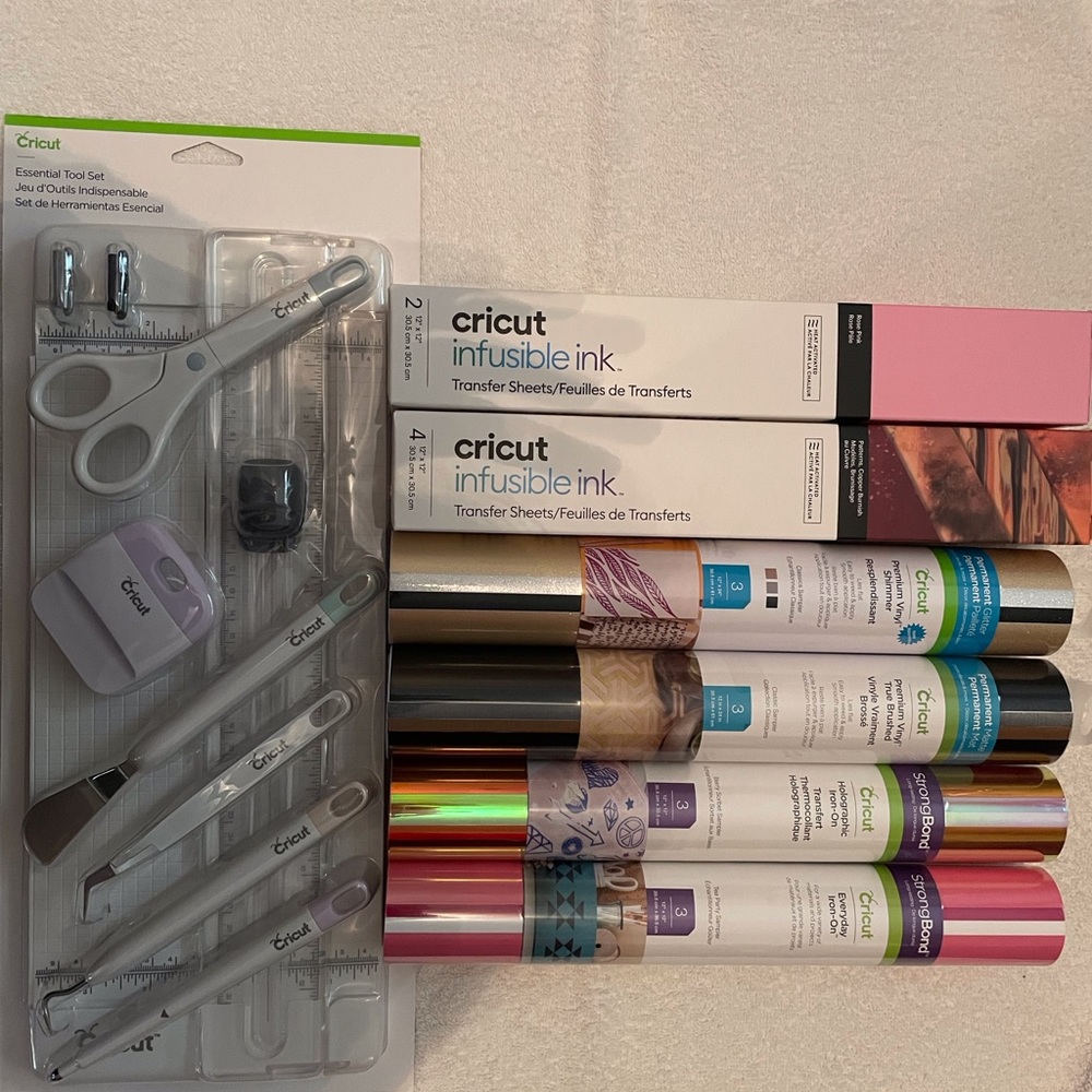 Cricut Bundle (Lot #2)